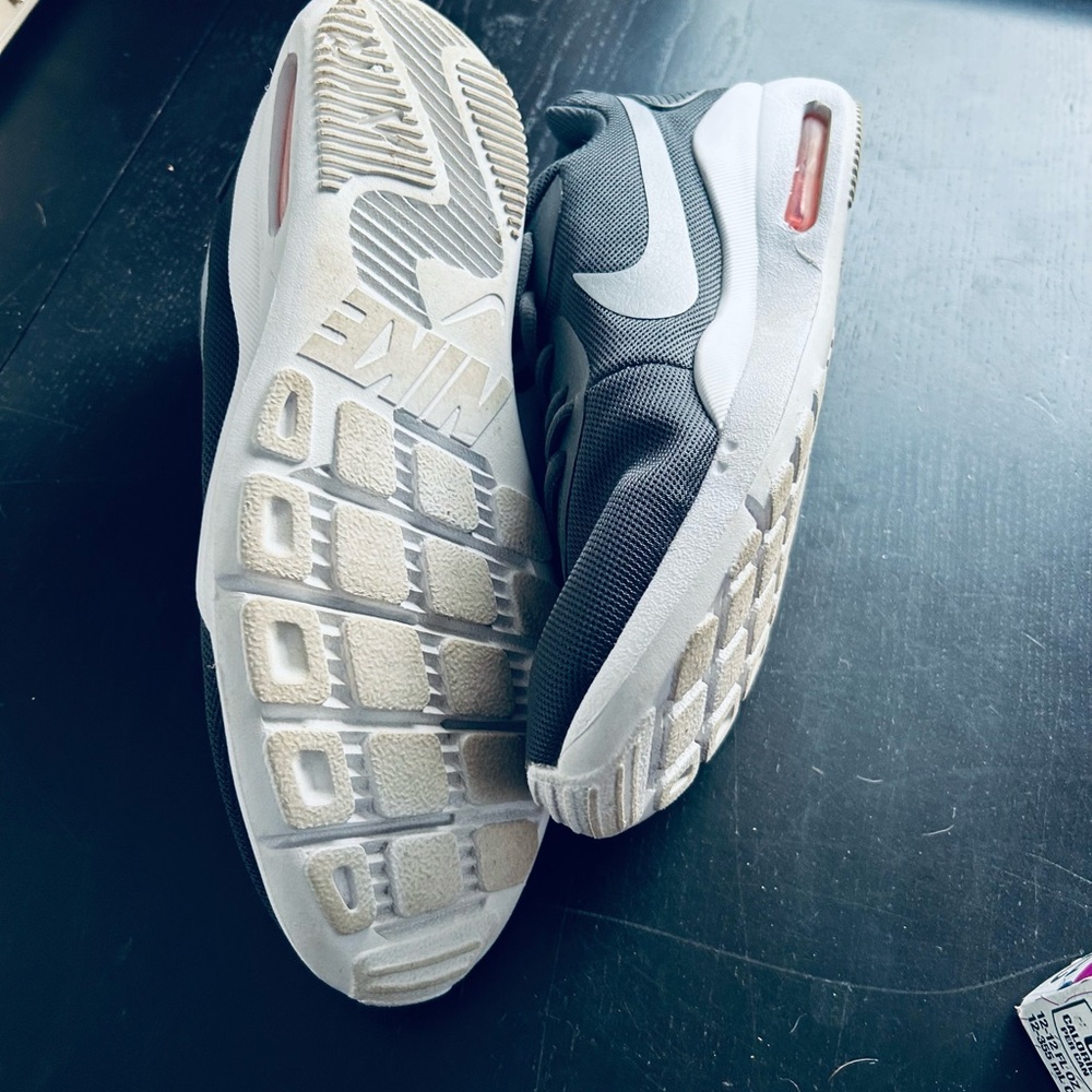 Nike Dark Gray Athletic Shoes - Picture 4 of 5